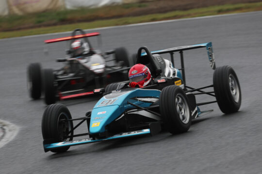 決勝5位は佐藤颯太（ELEVレーシング10V ED）