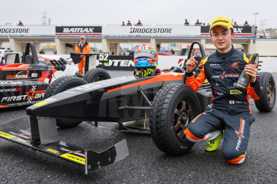 初優勝の切替悠喜（ファーストガレージRSD S2）