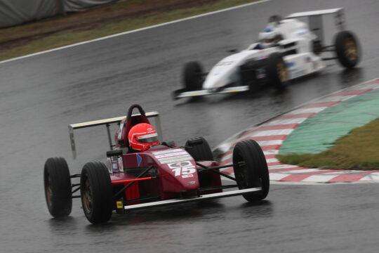 ルーキーの鈴木大翔（ZAP ROBINSUE 15）