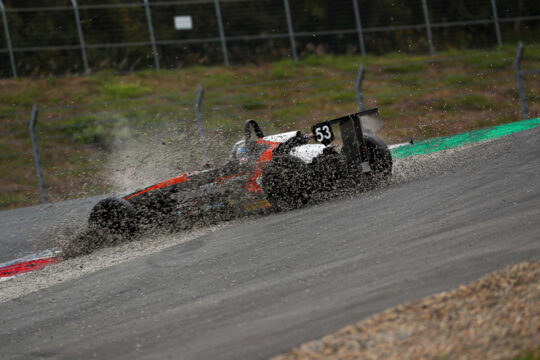 スピンする石井大雅（ファーストガレージ制動屋SII）