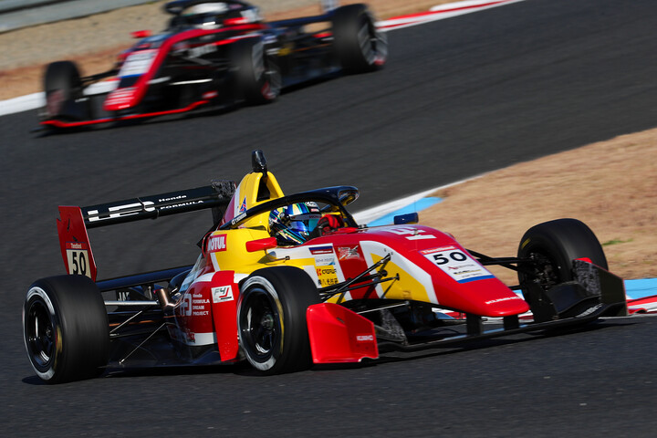 第16戦、第17戦ともポールポジションは野村勇斗（HFDP WITH B-MAX RACING）