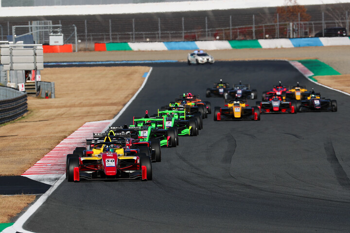 決勝がスタートした