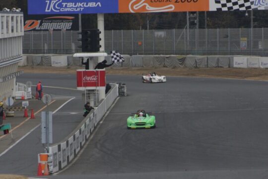 トップでゴールする川福健太（東京IRCvovoニルズVITA）