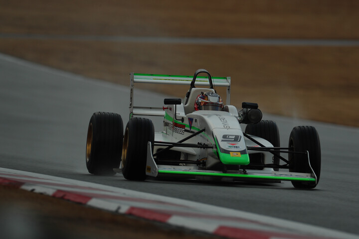 決勝6位、ジェントルマンクラス2位はKAMIKAZE（ファーストガレージ&Rd04W）