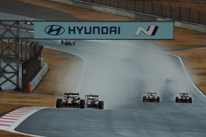 決勝がスタートした