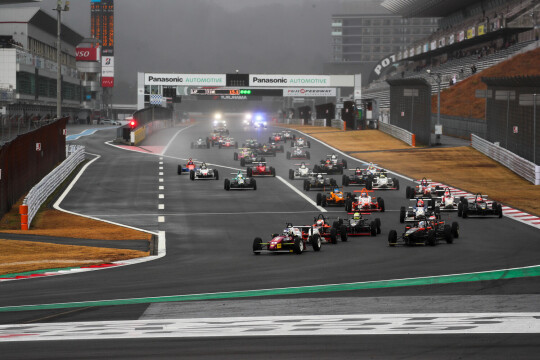 日本一決定戦ファイナルの決勝がスタートした