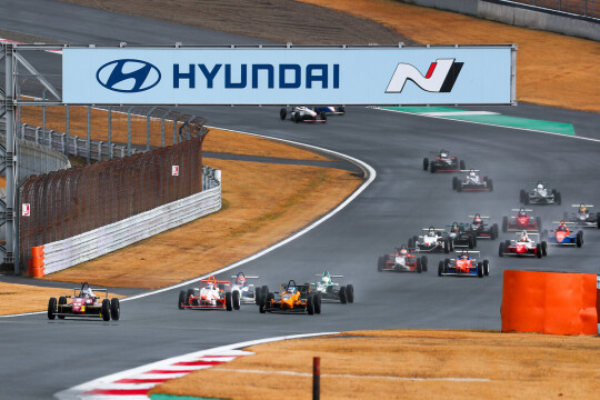 日本一決定戦B組セミファイナルがスタートした