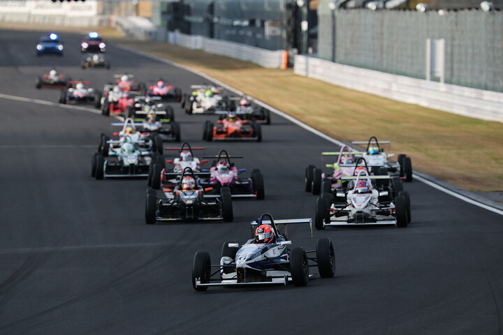 決勝レースがスタートした