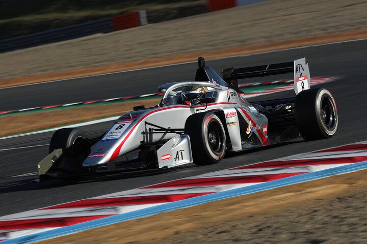 マスタークラス優勝は清水康弘（GNSY RACING 324）