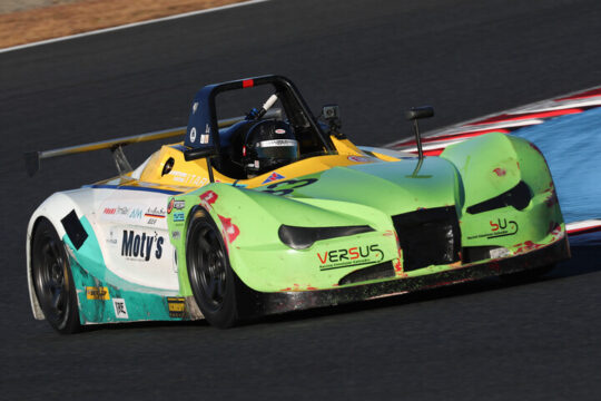 ポールポジションは柿沼一峰（G/P@恵比寿NUTEC制動屋アラゴスタVITA）