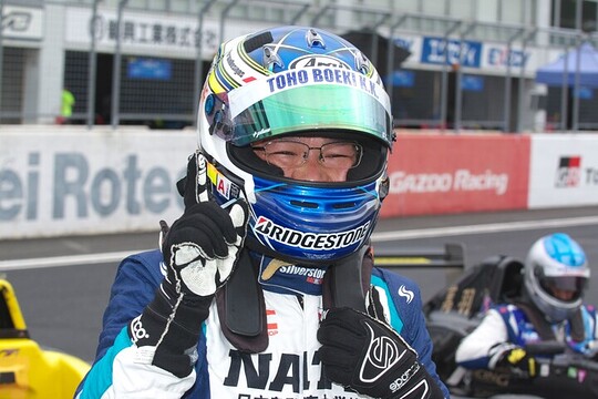 優勝した金井亮忠（チームNATS正義001）