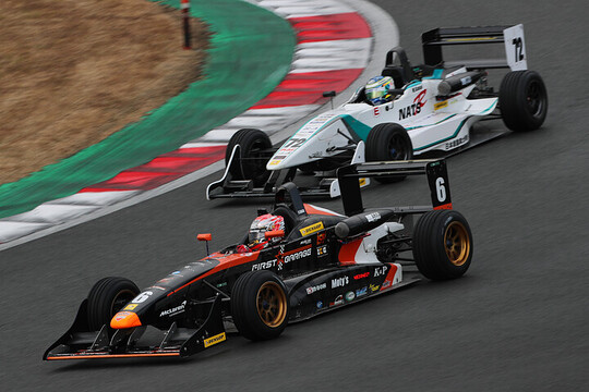 決勝2位は酒井翔太（ファーストガレージFG108）