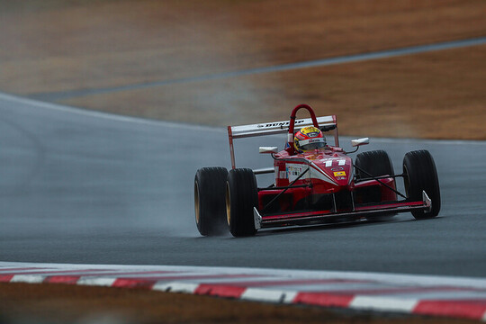 決勝5位、ジェントルマンクラス優勝は植田正幸（Rnsports制動屋KKZS）