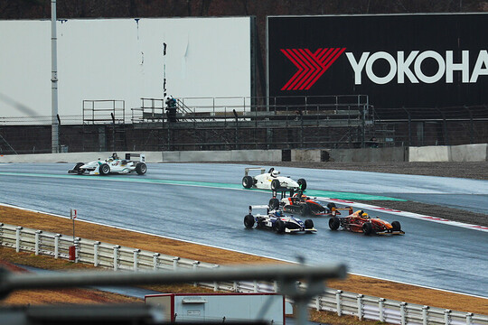 スピンする金井亮忠