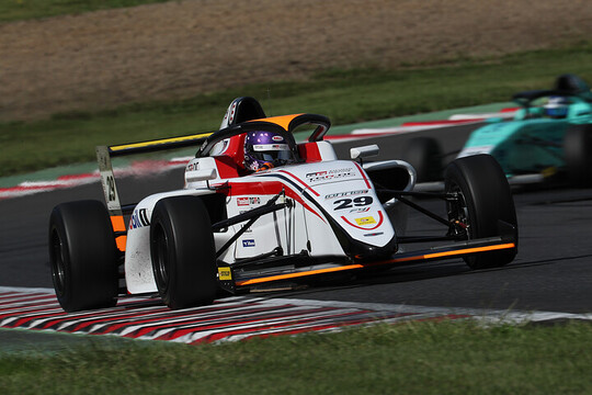 決勝2位は鈴木斗輝哉（TGR-DC RS F4）