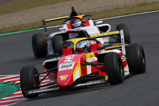 チャンピオンクラス優勝は新原光太郎（HFDP with B-Max Racing）