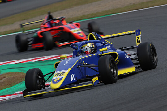 インディペンデントクラス優勝は清水康弘（ART TASTE F4）