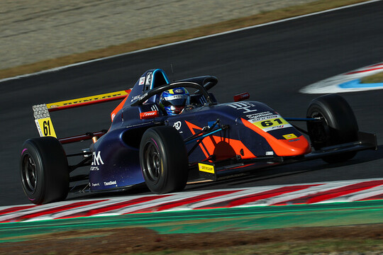 インディペンデントクラス: 第13戦予選3位、第14戦予選6位は坂井ウィリアム（HELM MOTORSPORTS F4）