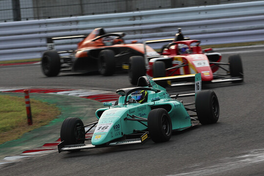 チャンピオンクラス3位は白崎稜（Kageyama YBS Verve MCS4）