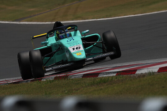 チャンピオンクラス3位は白崎稜(Kageyama YBS Verve MCS4) チャンピオンクラス3位は白崎稜(Kageyama YBS Verve MCS4)