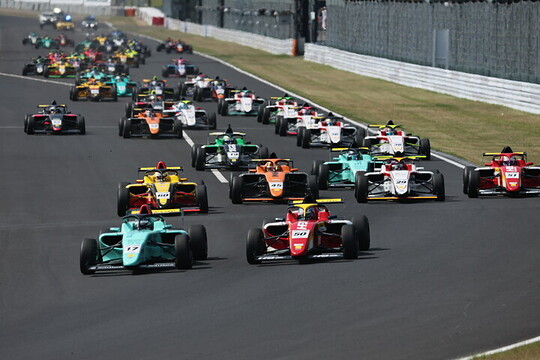 決勝がスタートした 決勝がスタートした