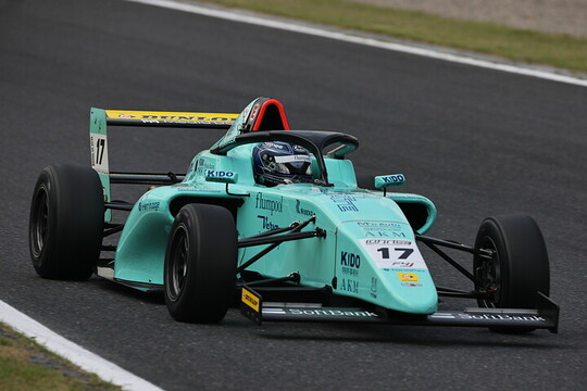 第6戦予選2位、第7戦予選3位は佐藤樹（KageyamaチームスタイルMCS4）