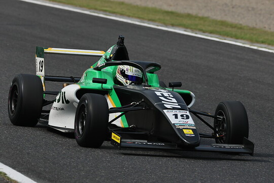 第6戦予選6位、第7戦予選6位は松井啓人（ATEAM Buzz Racing）