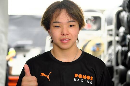 第6戦予選予選4位、第7戦予選2位の洞地遼⼤（PONOS RACING MCS-24）