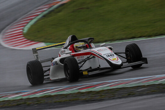 第8戦、第9戦とも予選2位は菊池貴博（TGR-DC RS F4）