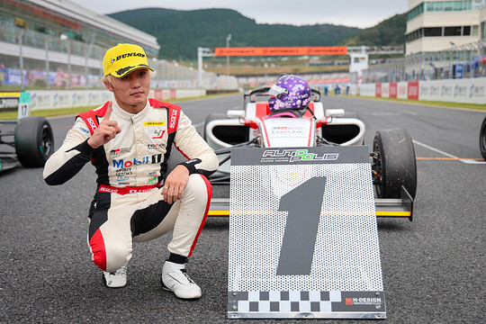 優勝した鈴木斗輝哉（TGR-DC Racing School）