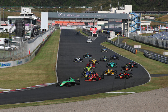 インディペンデントクラスの決勝がスタートした