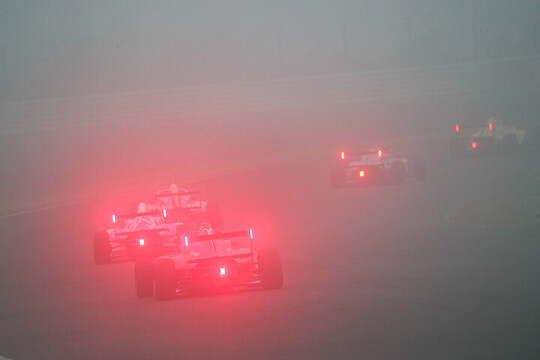 霧で視界が不良