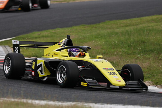 優勝は鈴木斗輝哉（TOM’S TGR-DC FR）