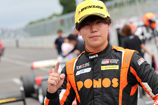 優勝した梅垣清(TOM\'S FORMULA) 優勝した梅垣清(TOM\'S FORMULA)