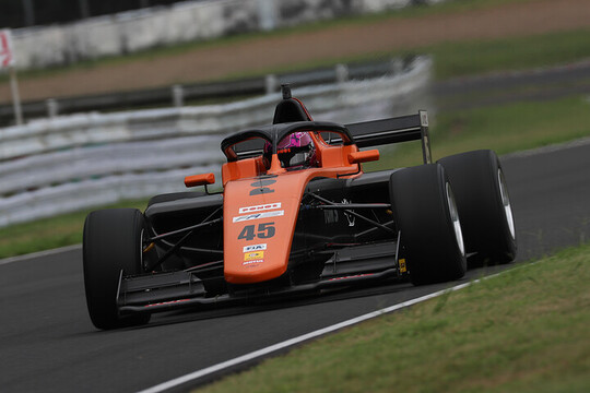 決勝3位は大宮賢人(PONOS RACING F111/3) 決勝3位は大宮賢人(PONOS RACING F111/3)