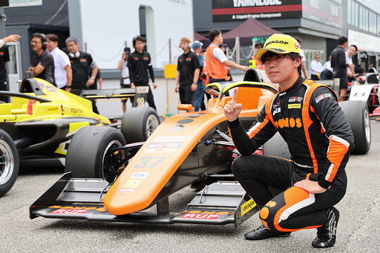 優勝した梅垣清(TOM\'S FORMULA) 優勝した梅垣清(TOM\'S FORMULA)