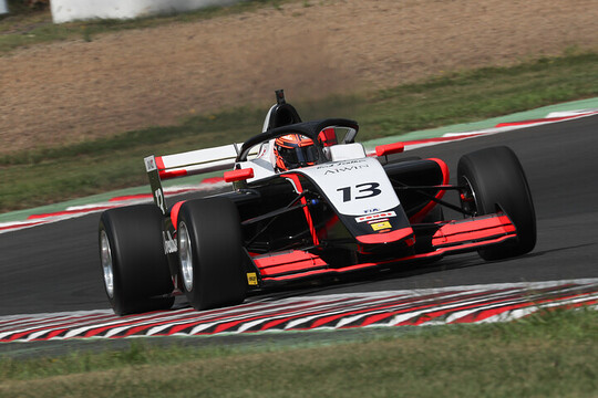 第4戦予選レース8,9,10すべてマスタークラスポールポジションの鳥羽豊（AIWIN）