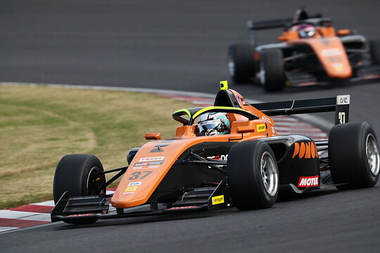 決勝3位は梅垣清(PONOS RACING TOM’S TGR-DC FR) 決勝3位は梅垣清(PONOS RACING TOM’S TGR-DC FR)