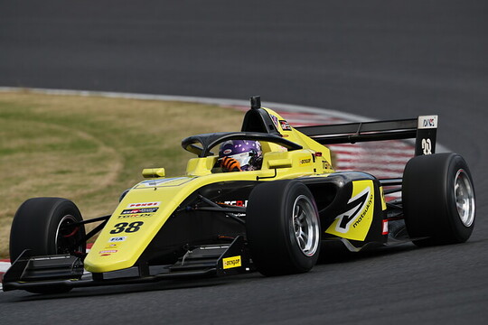 優勝は鈴木斗輝哉(マツモトキヨシTOM’S TGR-DC FR) 優勝は鈴木斗輝哉(マツモトキヨシTOM’S TGR-DC FR)