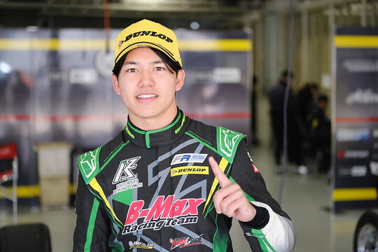 優勝した卜部和久(B-MAX RACING TEAM) 優勝した卜部和久(B-MAX RACING TEAM)