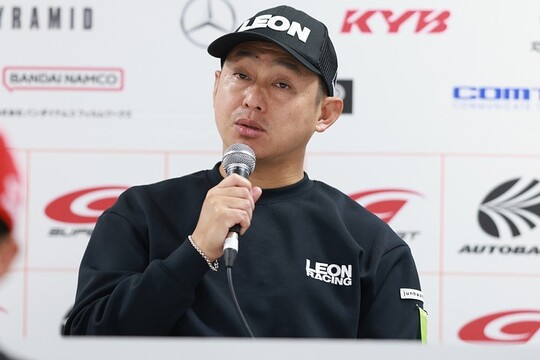 GT300クラスチャンピオン記者会見: 黒沢治樹監督（K2 R&D LEON RACING）
