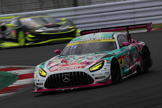 レース1決勝: GT300クラス2位は片岡龍也(グッドスマイル初音ミクAMG) レース1決勝: GT300クラス2位は片岡龍也(グッドスマイル初音ミクAMG)