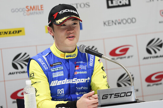 レース1予選記者会見: GT500クラスポールポジションの阪口晴南（TGR TEAM WedsSport BANDOH）