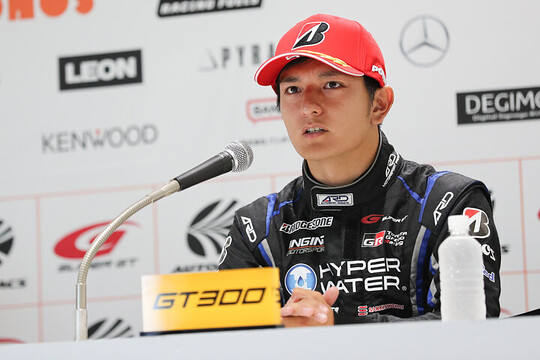 レース1予選記者会見: GT300クラスポールポジションの平良響（HYPER WATER Racing INGING）