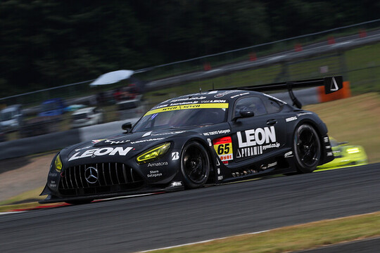 レース2: GT300クラス決勝3位は菅波冬悟（LEON PYRAMID AMG）