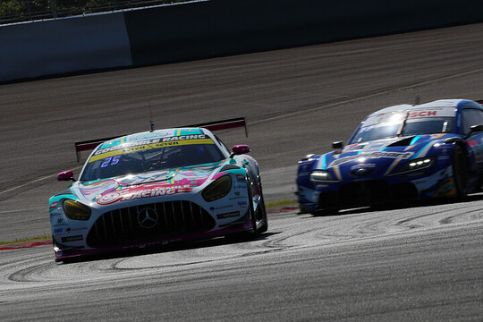 レース2公式練習: GT300クラス2位は谷口信輝（グッドスマイル初音ミクAMG）