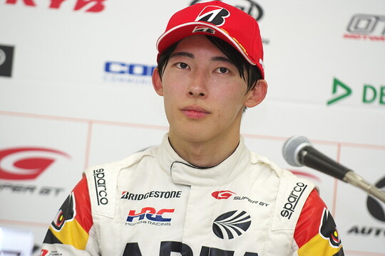 予選記者会見: GT500クラスでポールポジションを獲得した佐藤蓮（ARTA）