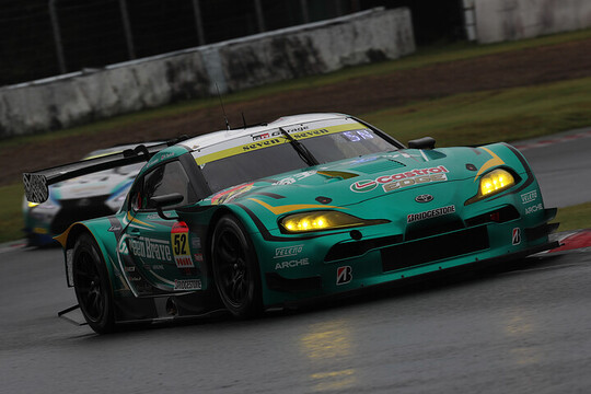 公式練習: GT300クラストップタイムはGreen Brave GR Supra GT（吉田広樹／野中誠太）