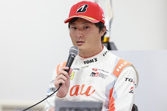決勝記者会見: GT500クラスで優勝した山下健太(TGR TEAM au TOM\'S) 決勝記者会見: GT500クラスで優勝した山下健太(TGR TEAM au TOM\'S)