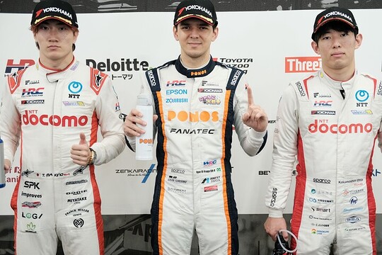 決勝フォトセッション: トップ3のドライバーたち 決勝フォトセッション: トップ3のドライバーたち